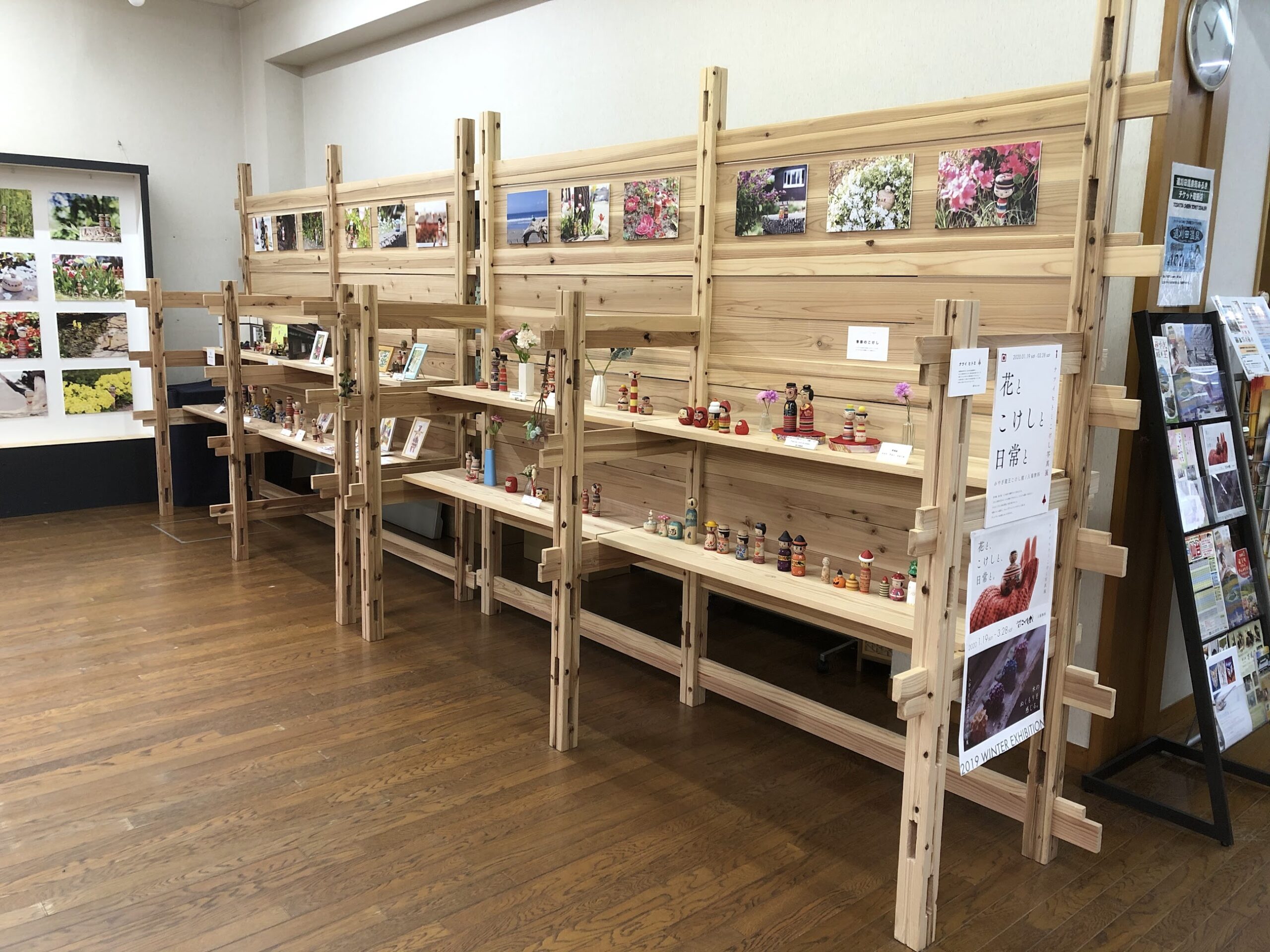 組んでバラせる展示棚兼パーテーション