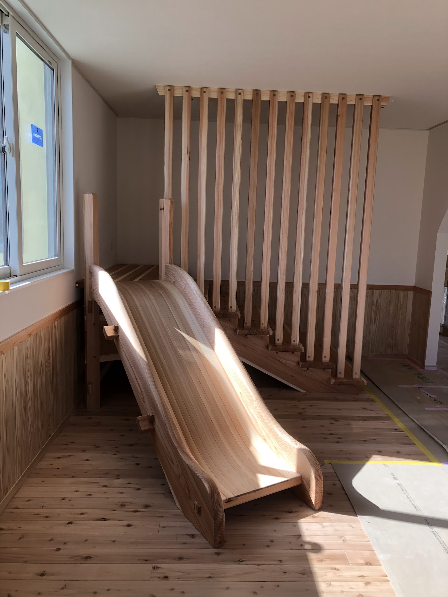 組んでバラせる杉の滑り台