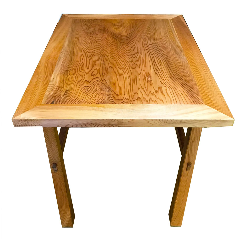 無垢材のテーブル